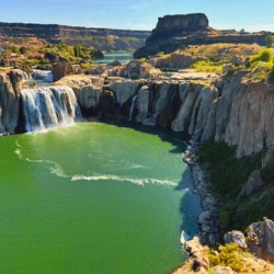 Shoshone Falls Hotels: Where to Stay, What to Do, and When to Visit Idaho’s Niagara