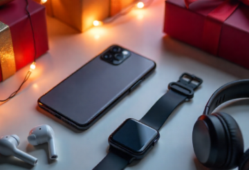 Best Christmas Tech Deals for the Holiday Season 2026 : Phones, Wearables, Gadgets