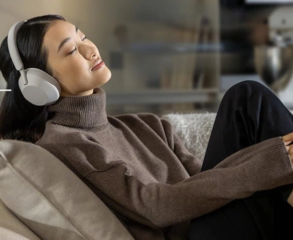 Essential Digital Nomad Accessories That Make Remote Work Effortless